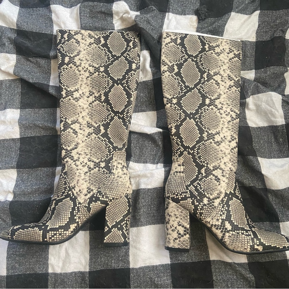 Time and Tru brand new boots - size 7